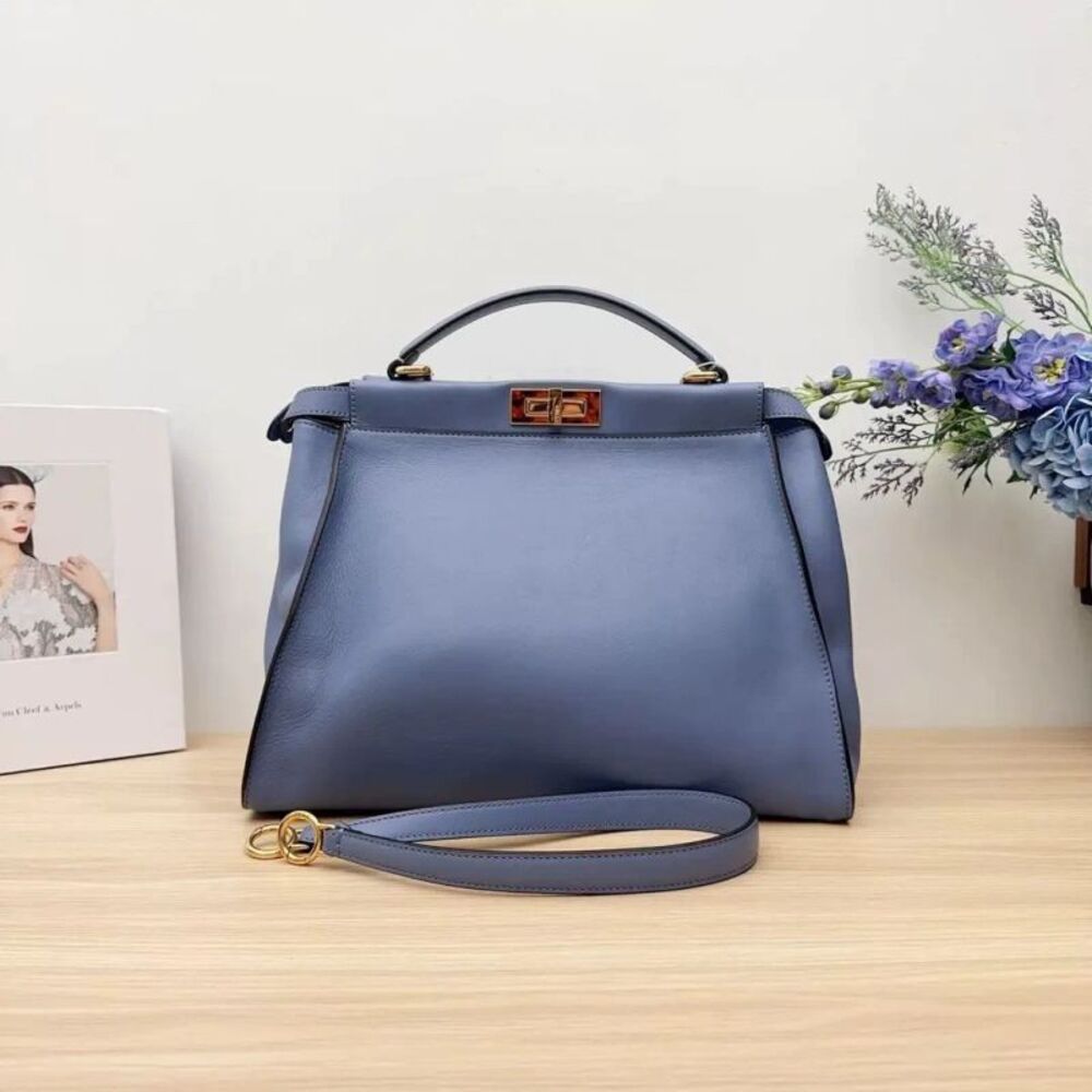 Fendi Women Pre-Loved Bag Very Good Condition